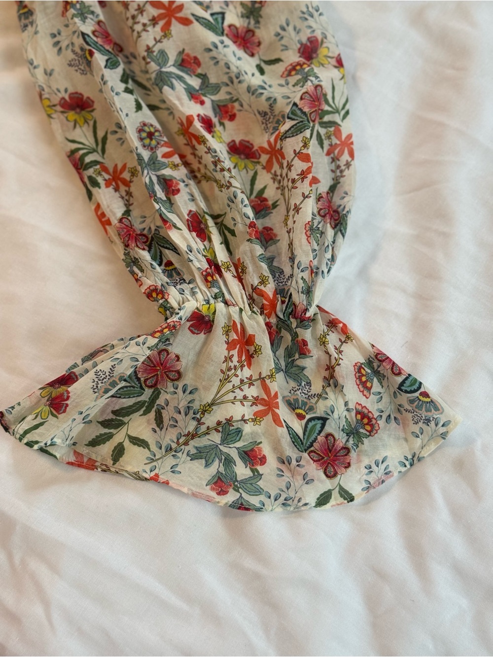 Alice + Olivia White Floral Smocked Crop Top with Red & Green Accents Sz XS - Picture 7 of 9